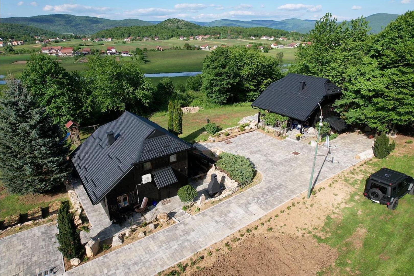 Woodenhouse With Two Apartments Otočac Exterior foto
